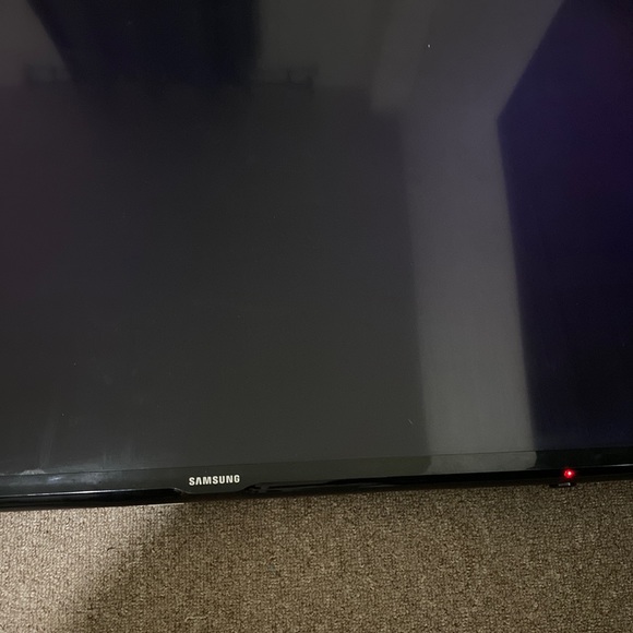 45” Samsung Smart UHD TV w/ Bluetooth - Picture 3 of 3